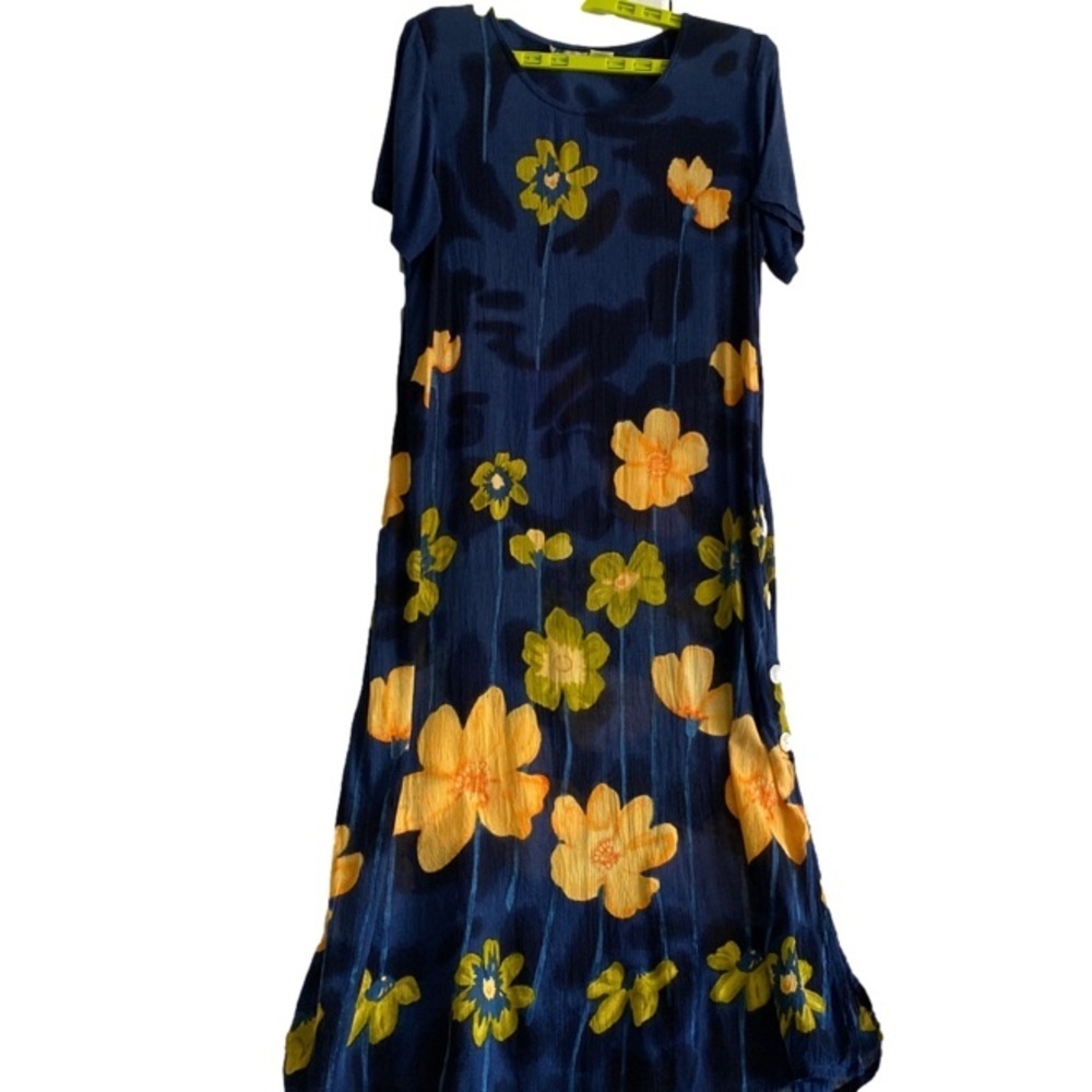 La Cera Midi Dress Round Neck 1/4 Sleeves Side Buttons and Slit Navy Floral Sm